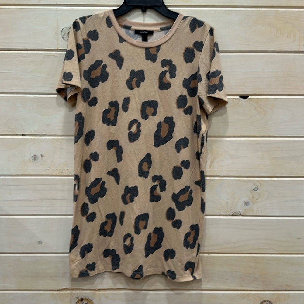 Leopard Print T-shirt dress size Medium. Very soft Material.
